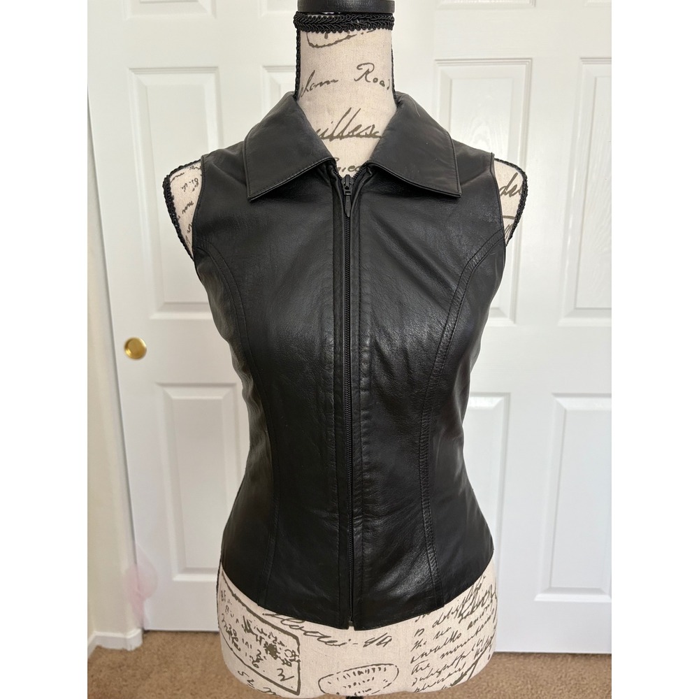 Wilsons Leather Maxima Womens XS Black Leather Front Zip Up Sleeveless Top Vest